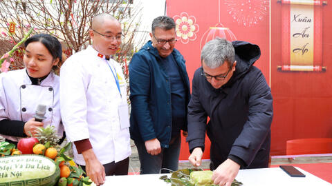 Sôi đông "Lễ hội Mùa Xuân Giáp Thìn 2024 - HCCT" tại Trường Cao đẳng Thương Mai và Du lịch Hà Nội