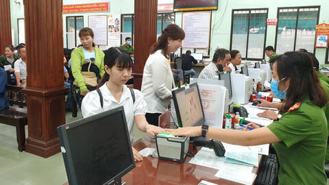 Thẻ căn cước công dân lại tiếp tục đổi mẫu mới