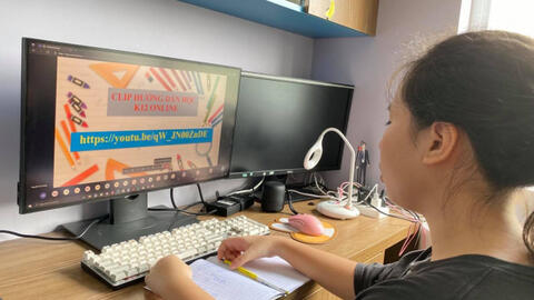 TP.HCM: Hàng chục nghìn học sinh gặp khó khăn về thiết bị và đường truyền internet để học trực tuyến