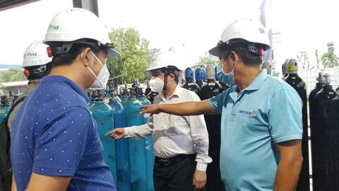 Doanh nghiệp tăng tối đa năng lực sản xuất, chuẩn bị điều kiện để cung ứng oxy y tế