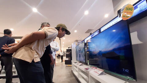 Smart TV giảm giá mạnh cuối năm