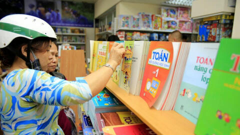 Phó Thủ tướng: “Cấm mọi hình thức “khuyến khích” đưa sách tham khảo vào trường học”