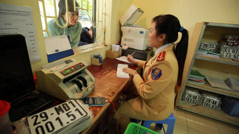 Phí đăng ký, cấp biển xe ô tô, xe máy sắp thay đổi: Xe bán tải tăng từ 500.000 lên 20 triệu đồng