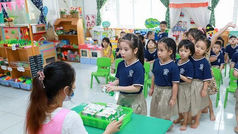 Nhà trường thực hiện “5K” và tăng cường dinh dưỡng cho học sinh trong mùa dịch