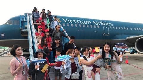 Hơn 120 du khách “xông đất” Đà Nẵng bằng đường hàng không