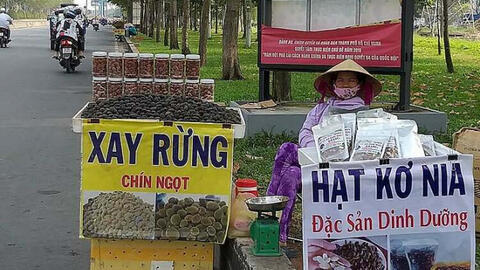 Đặc sản ra vỉa hè bán giá rẻ