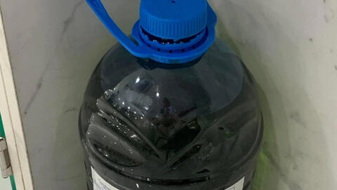 Bác sĩ ở TPHCM được bệnh nhân tặng... 10 lít xăng