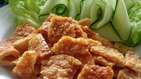 Món ngon mỗi ngày: Cách làm da heo chiên giòn không cần phơi nắng