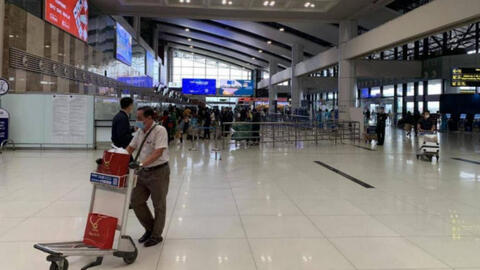 Sân bay Nội Bài vắng lạ thường ngày giáp Tết Nguyên đán