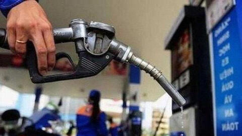 Xăng RON 95 tiếp tục tăng thêm gần 500 đồng/lít