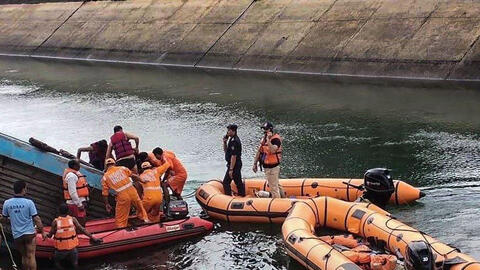 Xe buýt lao xuống kênh khiến gần 40 người thiệt mạng ở Ấn Độ