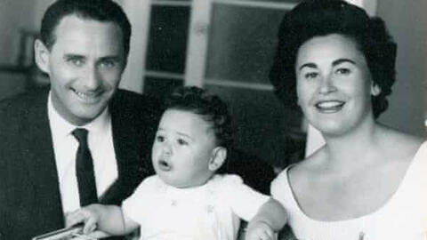 'Thợ xăm ở Auschwitz': Tình yêu từ nơi khủng khiếp bậc nhất của lịch sử loài người