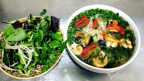 Quán bún ốc ở phố Nguyễn Siêu hơn 3 thập kỷ vẫn giữ được hương vị gia truyền