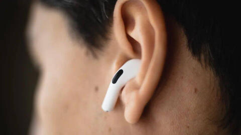 Cô gái 19 tuổi đeo tai nghe khi ngủ, hôm sau gặp cảnh tượng hãi hùng