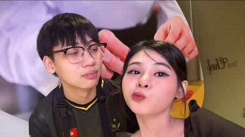 Chính thức công khai sau loạt hint hẹn hò, cặp đôi MC - tuyển thủ hot nhất Liên Quân liên tục khoe ảnh tình tứ bên nhau