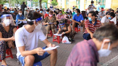 Người dân TP.HCM tiêm vaccine Sinopharm