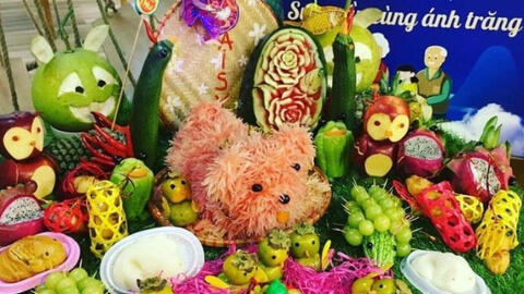 Nàng dâu vừa khoe ảnh mâm cỗ Trung thu đẹp mắt, mẹ chồng gọi về quê họp gia đình gấp