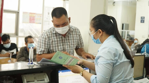 Dự thảo Luật Bảo hiểm xã hội đề ra bốn lựa chọn cho người rút BHXH một lần