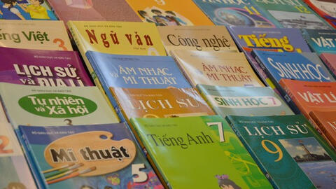 Chính phủ kết luận chính thức về vấn đề học phí phổ thông và sách giáo khoa
