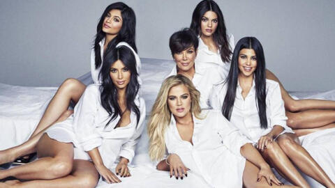 Nhà Kardashian-Jenner trở thành thế lực có ảnh hưởng nhất thập niên 2010 như thế nào?