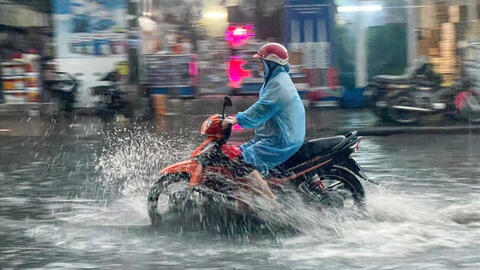 Miền Bắc đón mưa lớn kéo dài sau chuỗi ngày nắng nóng gay gắt