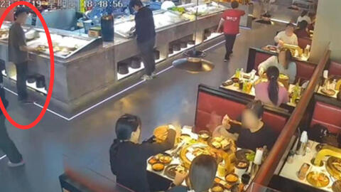 Bị lấy mất điện thoại trong nhà hàng, cô gái chưng hửng khi nghe yêu cầu "tiền chuộc" trơ trẽn của người đàn ông