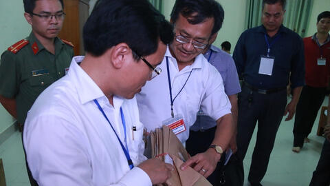 Đề nghị kỷ luật 15 phụ huynh có con được nâng điểm ở Hòa Bình