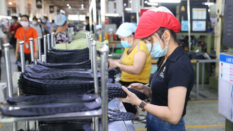 Lao động nữ trên 40 tuổi chật vật tìm việc