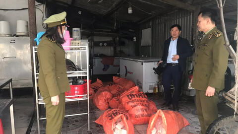 Phát hiện, xử lý gần 500kg mỡ động vật không rõ nguồn gốc, xuất xứ tại Hà Tĩnh