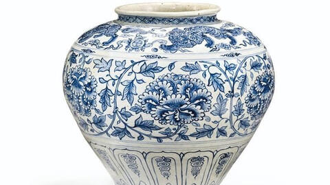 Chum gốm Việt thế kỷ 15 được bán đấu giá hơn 10,6 tỉ đồng tại Paris