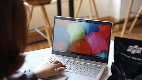 FPT Shop giảm đến 28% cho tân sinh viên khi mua laptop, Macbook