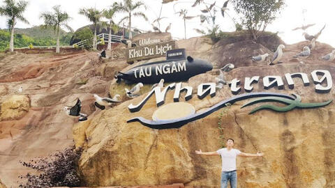 Tàu ngầm Nha Trang - Nơi tự tình của đá