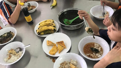 Vụ bữa ăn bán trú tại trường Trần Thị Bưởi: Phụ huynh gửi đơn khiếu nại đến 7 đơn vị chức năng