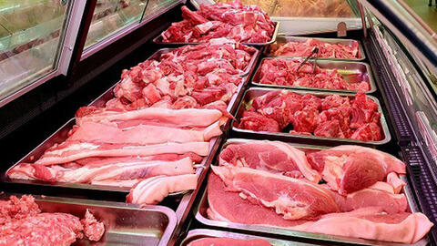 Giá thịt lợn hơi giảm mạnh nhưng hàng vẫn ế