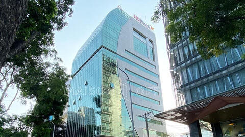 Một tòa nhà ở Q.1 bị phong tỏa do có liên quan đến ca nghi nhiễm COVID-19