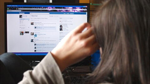 Quá si mê người thương, cô gái nhập vai "thám tử online" suốt 2 năm để rước anh về làm chồng