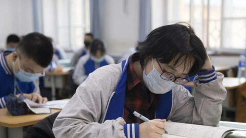 Bắt buộc nữ sinh phải cắt tóc ngắn: Tạo điều kiện để học tập hay vi phạm nhân quyền?