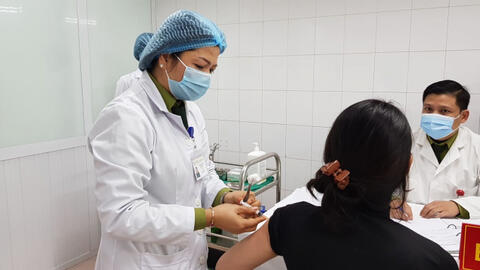 Vắc xin Việt Covivac thử nghiệm giai đoạn 2