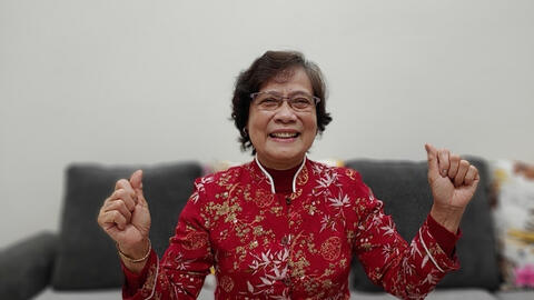 Bác sĩ về hưu tham gia chống dịch Covid-19: "Không ngại khổ chỉ sợ mọi người không biết cách phòng bệnh"