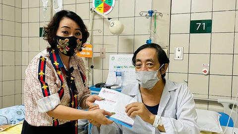 Bệnh tình diễn viên Giang Còi chuyển nặng, nam danh hài không đồng ý điều trị hóa chất