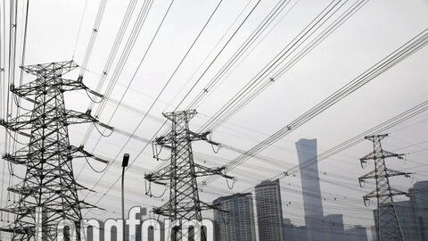 Khủng hoảng năng lượng của Trung Quốc 'đánh bay' mọi thứ, từ iPhone đến sữa bò