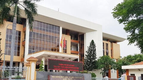 Chiến sĩ công an và cán bộ chỉ huy quân sự phường ở quận Tân Phú nghi mắc COVID-19