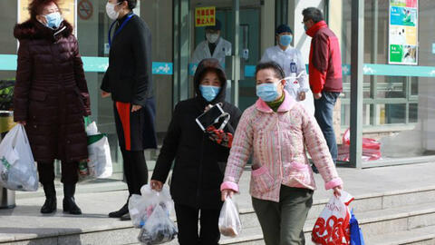 60 triệu dân Hồ Bắc bị cấm ra khỏi nhà, Thượng Hải tăng cường kiểm soát xe công cộng