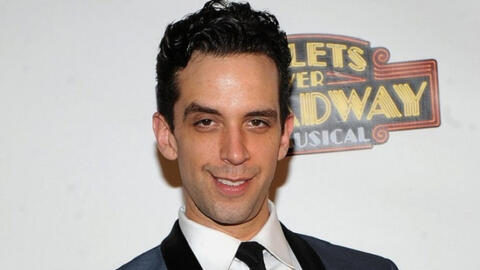 Tài tử Canada phải cưa chân vì Covid-19