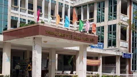 Vụ bé gái 13 tuổi được tiêm vaccine phòng COVID-19: Giám đốc Trung tâm Y tế quận bị đình chỉ