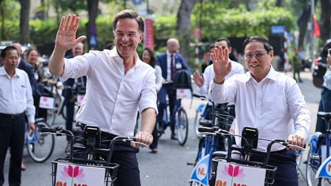 Chân dung Thủ tướng Hà Lan Mark Rutte: Thích đi xe đạp, vẫn đi dạy vào thứ Năm hàng tuần