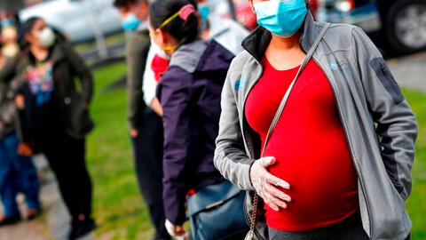 CDC Mỹ kêu gọi phụ nữ mang thai tiêm vaccine COVID-19