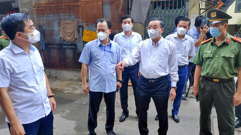 Chủ tịch Hà Nội: "Chưa "quét" đúng vùng đỏ, nhóm đỏ nên mới bùng phát dịch"