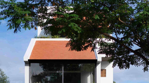 Ngôi nhà lệch tầng trên triền dốc với thiết kế độc đáo