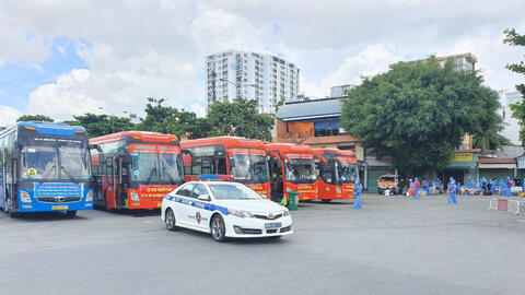 Cảnh sát giao thông Bình Thuận vào TP.HCM đón dân về quê tránh dịch